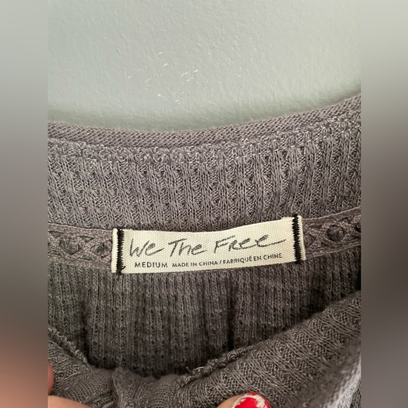 We The Free Must Have Henley Top Size Medium - Picture 3 of 4